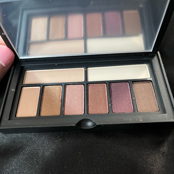 Smashbox Other - 💛Take Extra $5 Off Sale Smashbox Eyeshadow Palette
